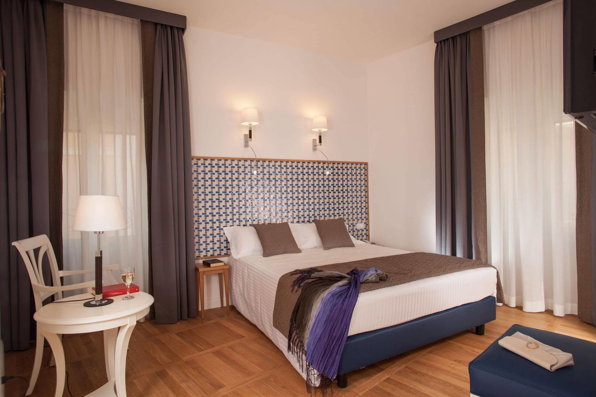 Hotel Floris