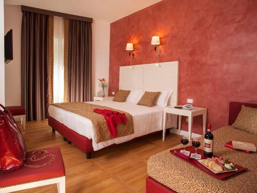 Floris Hotel 3*