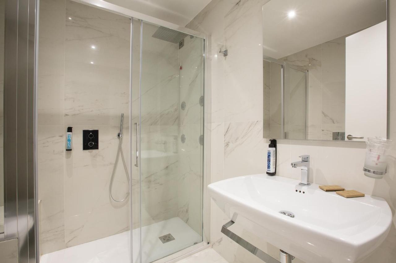 Floris Hotel 3*